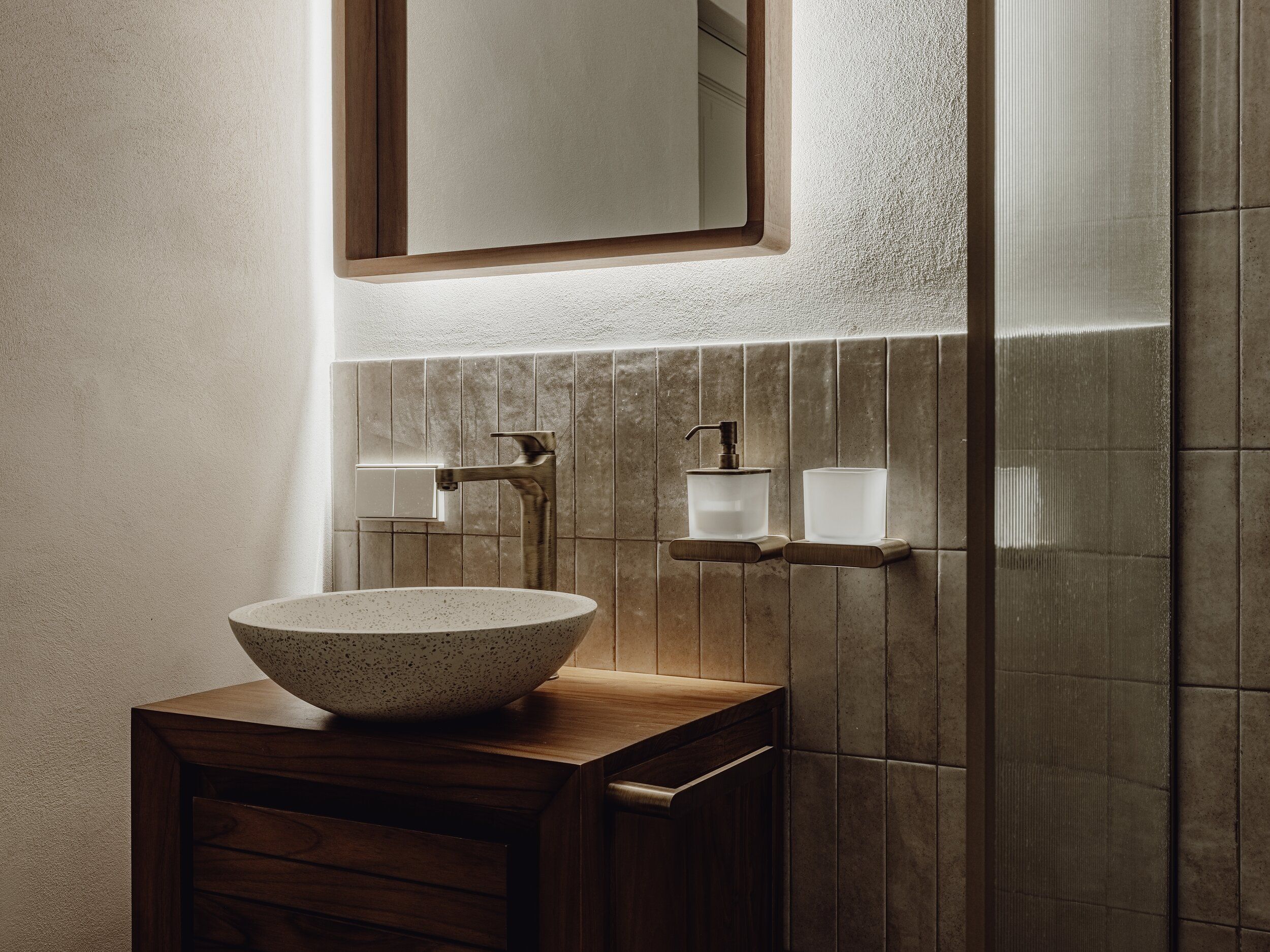 Mācītāja māja, Pirmais - Image 6