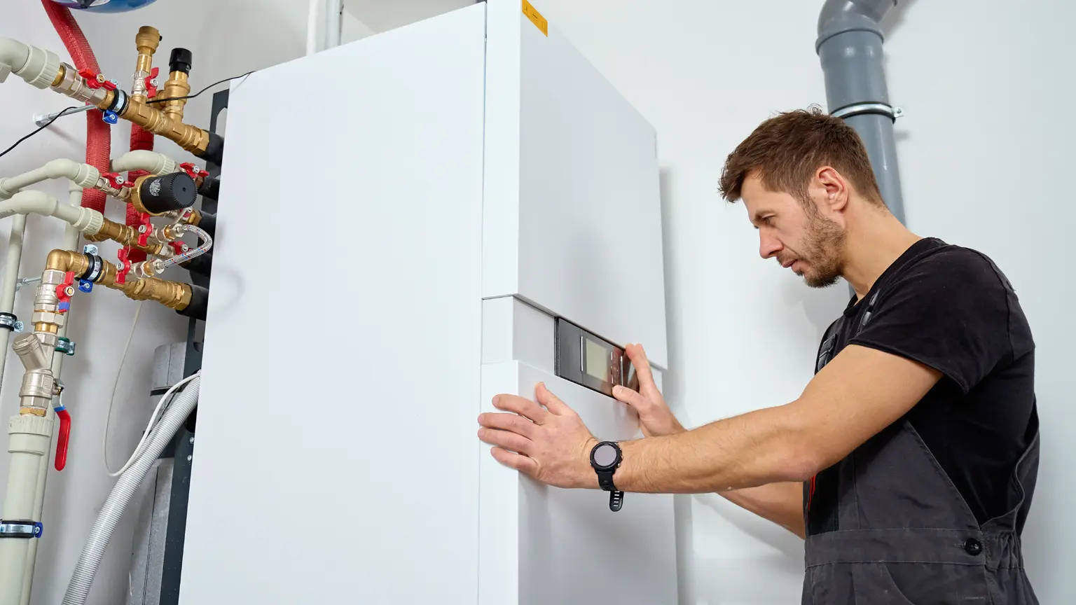 If you're considering a new boiler installation, you're probably wondering what you'll actually pay. The answer isn't straightforward because boiler costs depend on several factors including the type of system, your property size, location, and installation complexity.