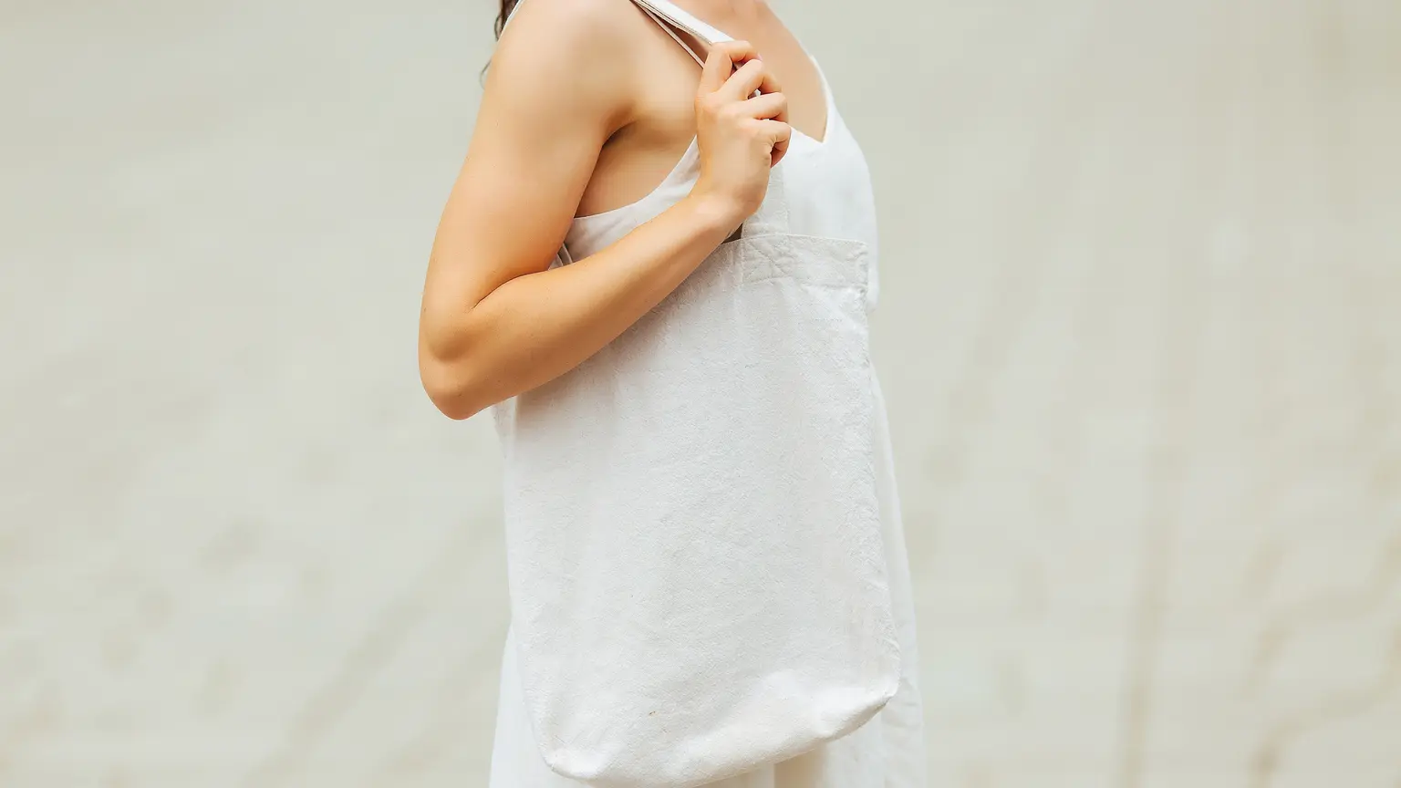 Sustainable fashion is well known for its expensive price tags... By using eco-friendly fabrics and paying their workforce a living wage, these brands invest more money into an ethical supply chain and must therefore sell at a higher price point. Quite often the higher cost is the reason why many of us are put off buying clothes from sustainable fashion brands. Yet, in order for the sustainable fashion movement to continue growing, it should be inclusive of all budgets.