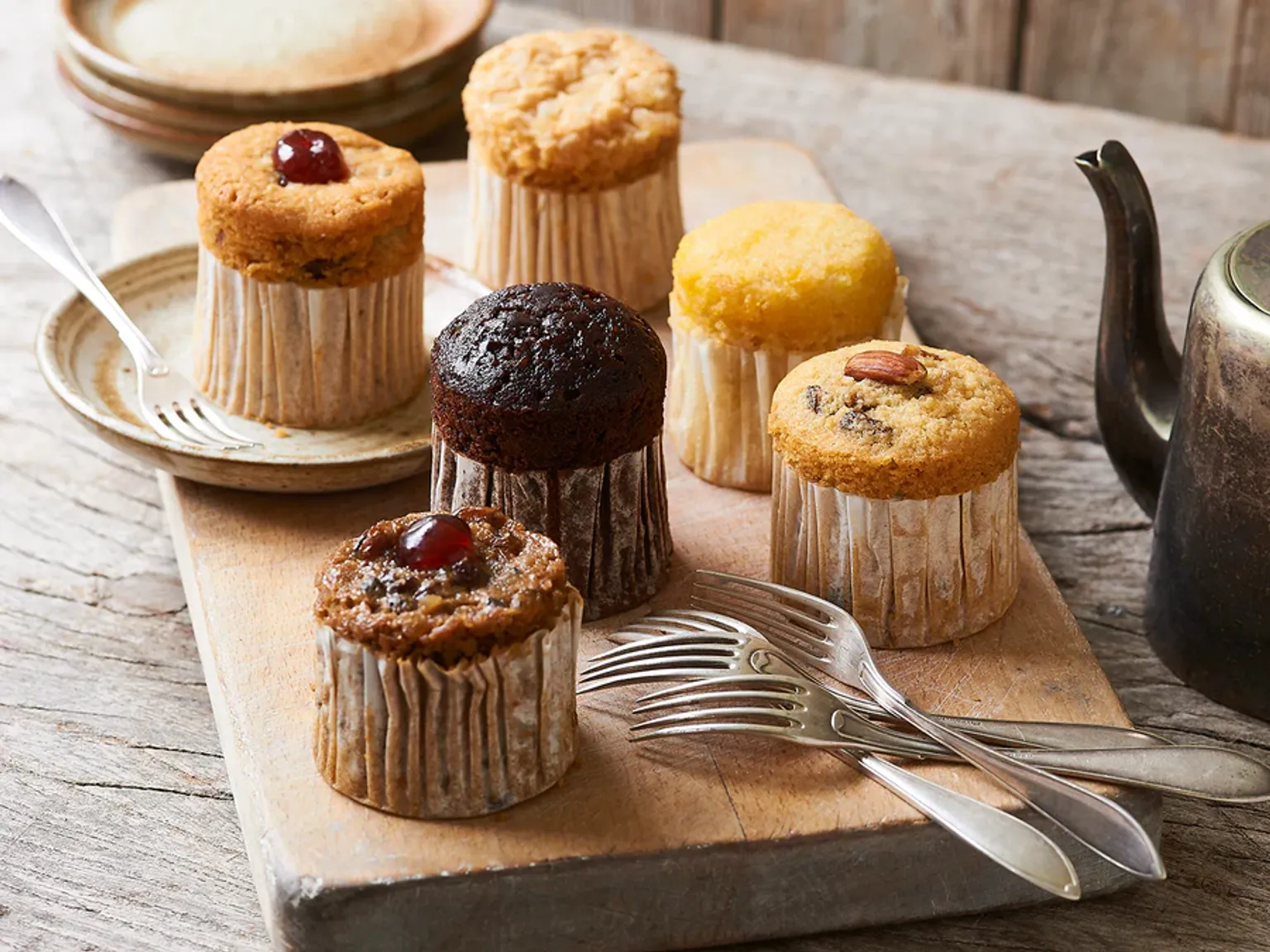 Meg Rivers Bakers of Happiness is a family run, B Corporation certified bakery based in the Cotswolds. With over 30 years of heritage, they create cakes and treats using recipes developed by their founder Meg Rivers, focusing on quality, care, and customer service. 