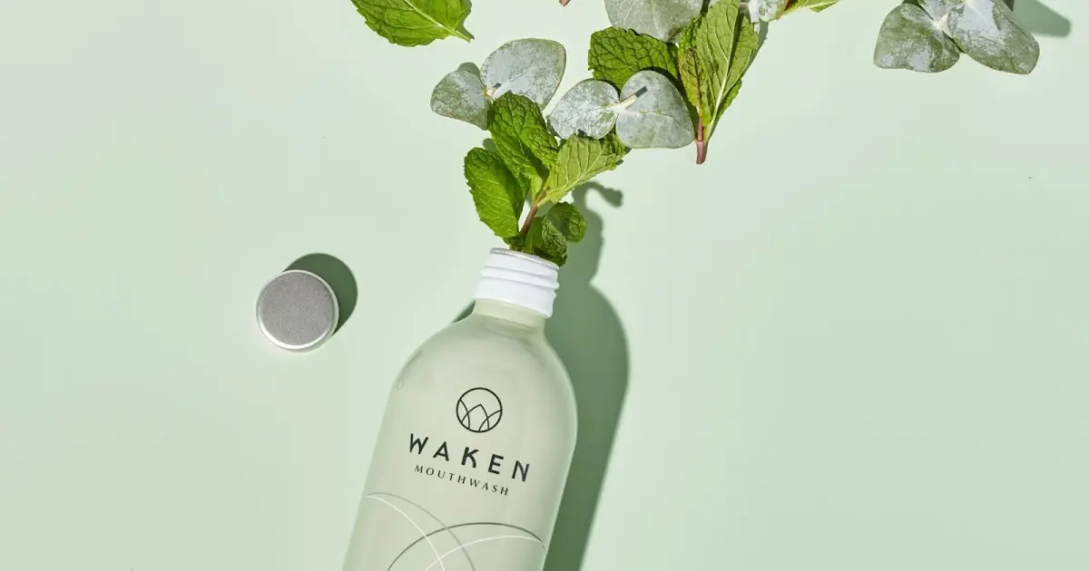 Vegan & carbon-neutral mouthwash