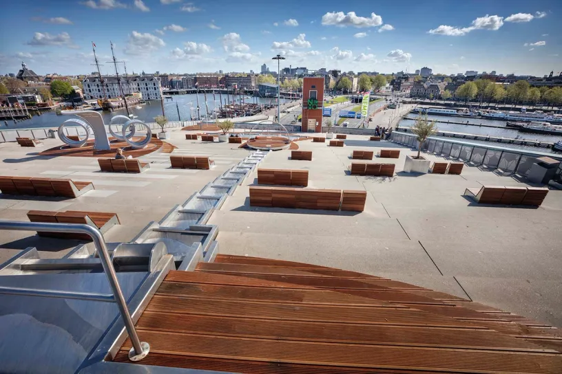 A view of a city from the top of a staircase