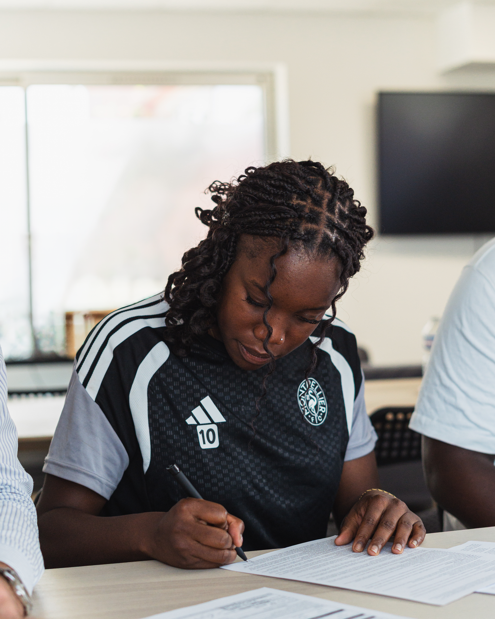 Bienvenue à Adja Binaté, nouvelle numéro 10 du Montpellier FC ! 