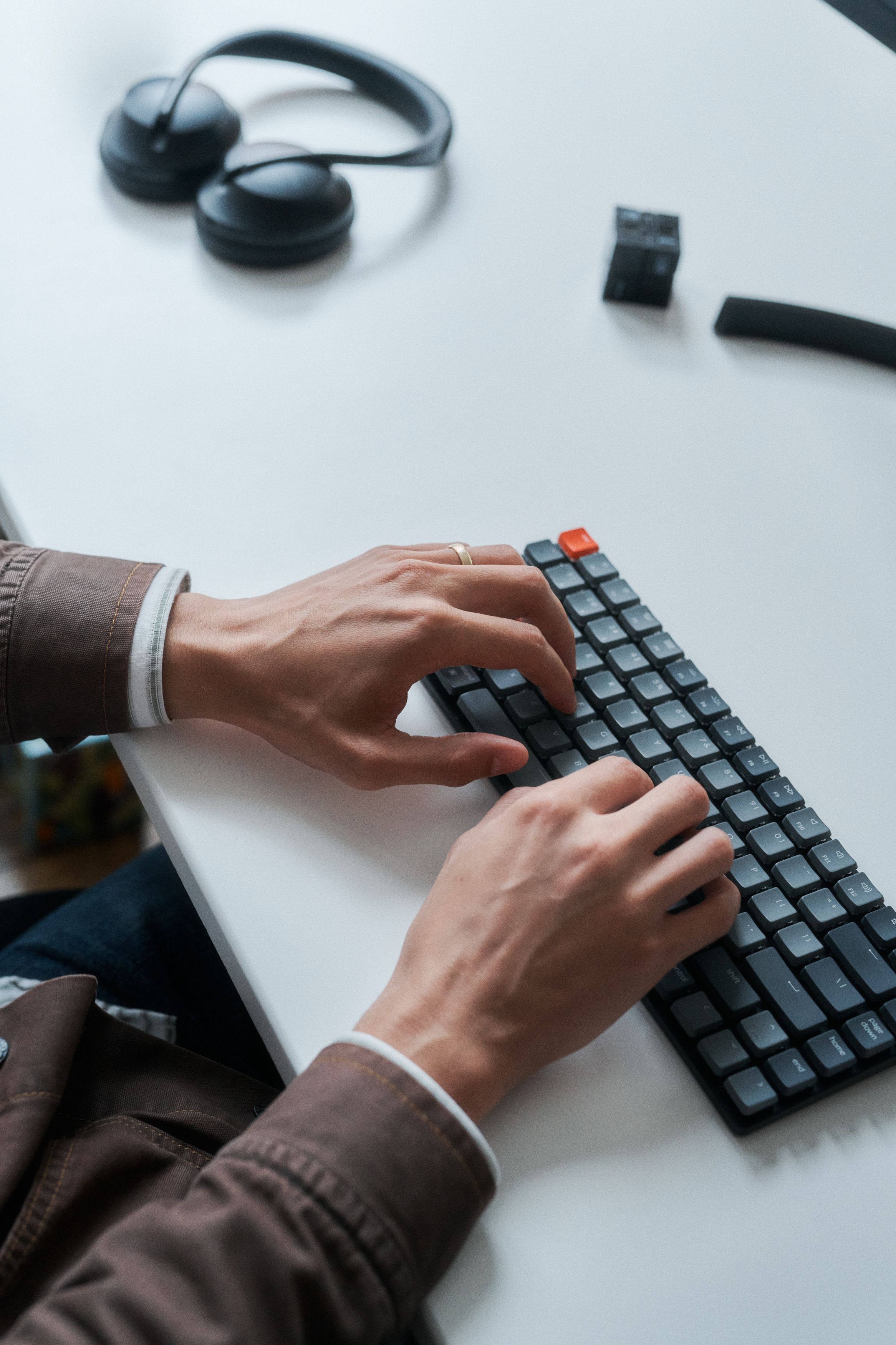 Hands on a keyboard