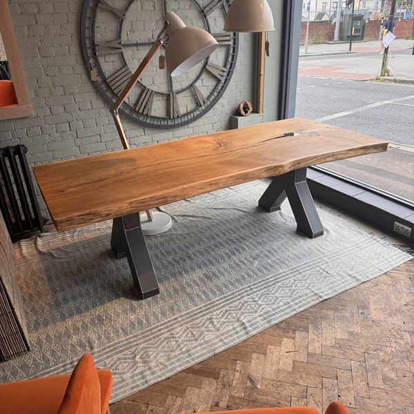 Yask Bella Maisa Single Plank Table