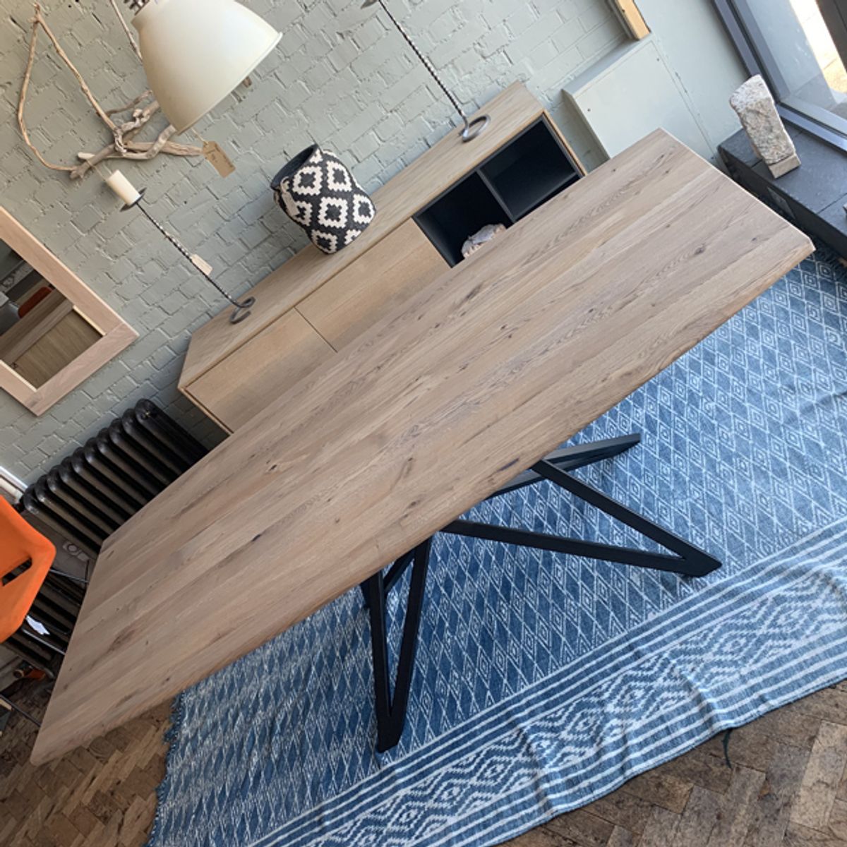 Skorgen Table