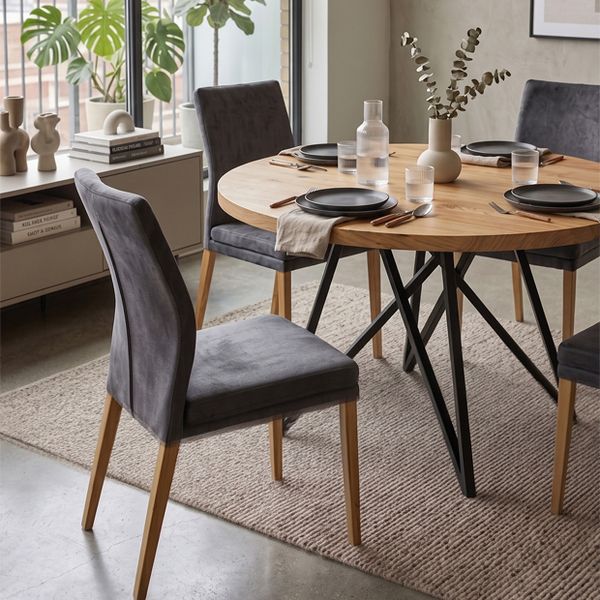 Skorgen Round Table