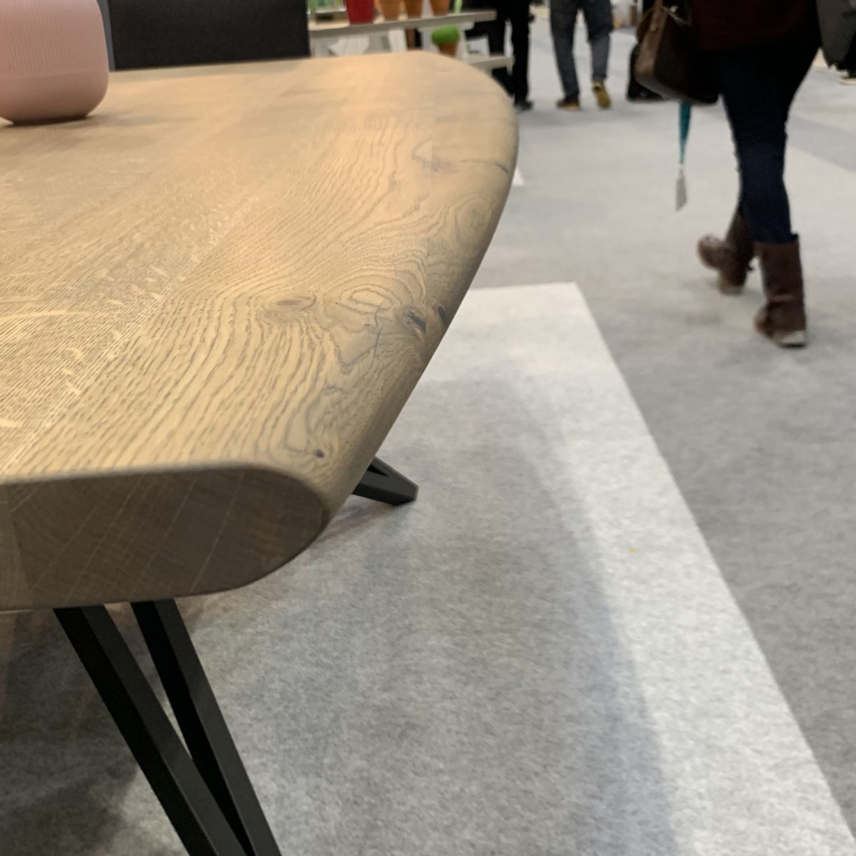 Skorgen Table
