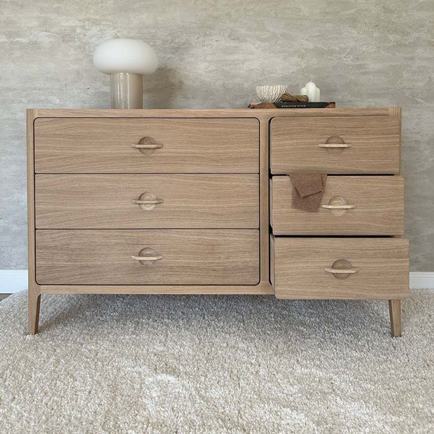 Skien Wide Chest