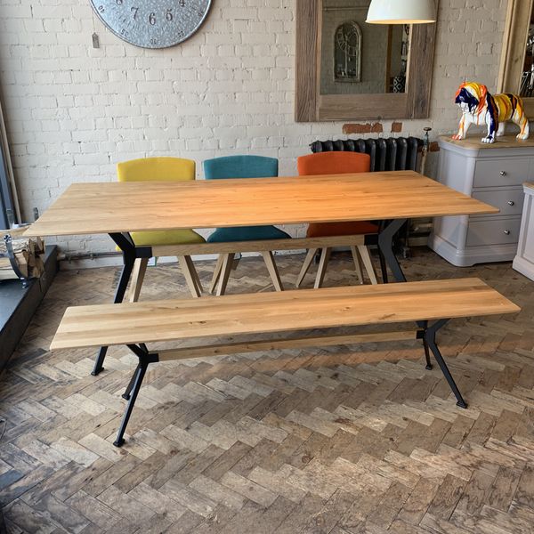 Sputnik Bench-Clearance
