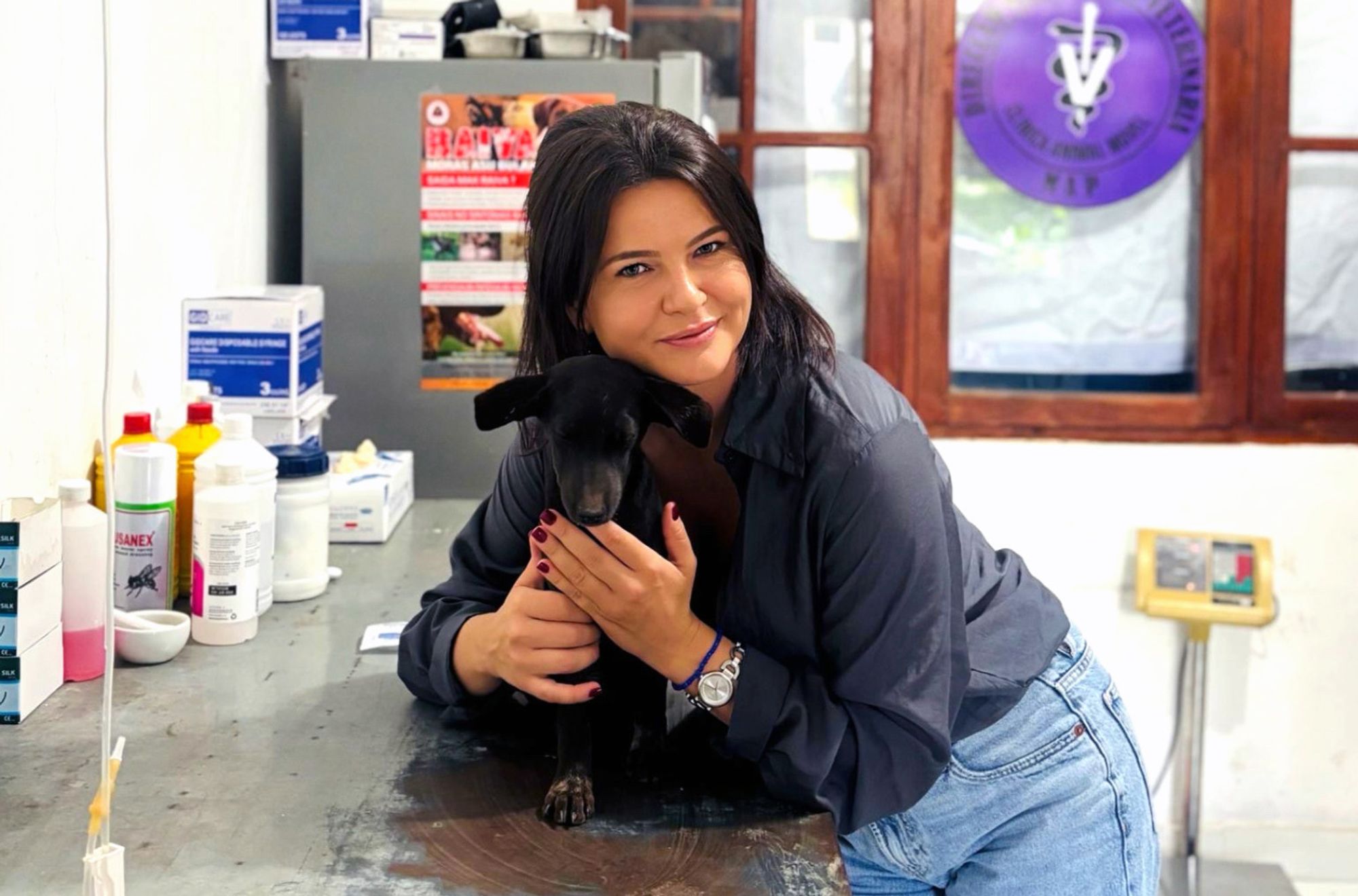 Rebeca at the National Veterinary Directorate Clinic in Timor-Leste.
