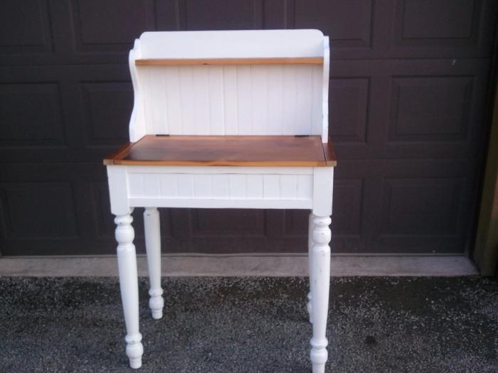 Handcrafted reclaimed barnwood furniture