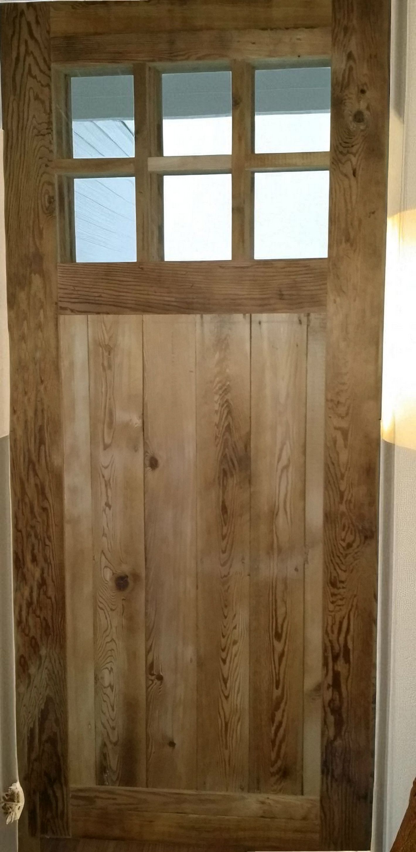 Window pane barndoor