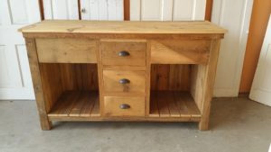 5ft Reclaimed Barnwood pine post style Vanity
