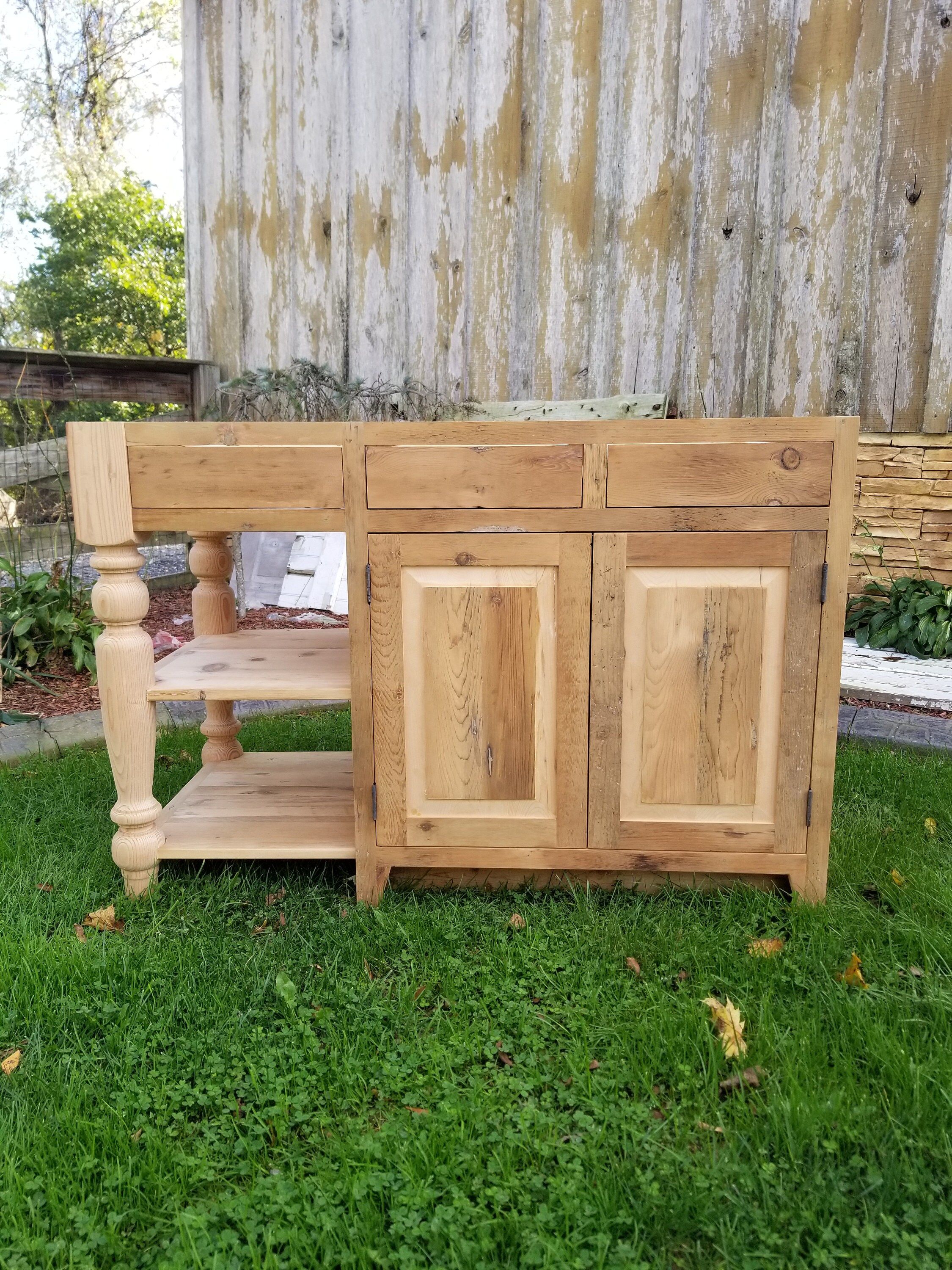 Reclaimed barnwood farmhouse kitchen