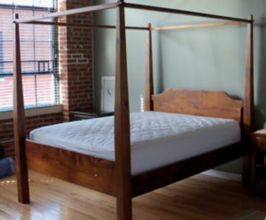 Canopy Bed 
