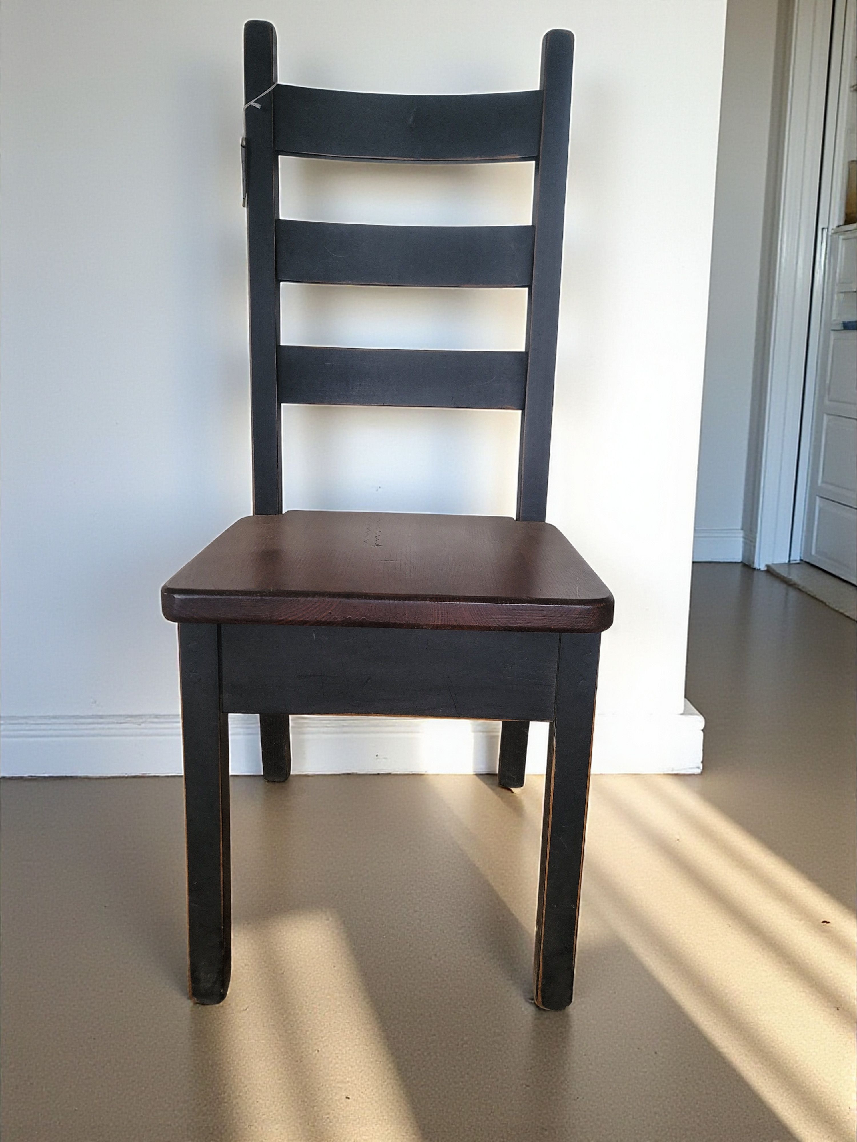 Reclaimed wood bench and chair seating