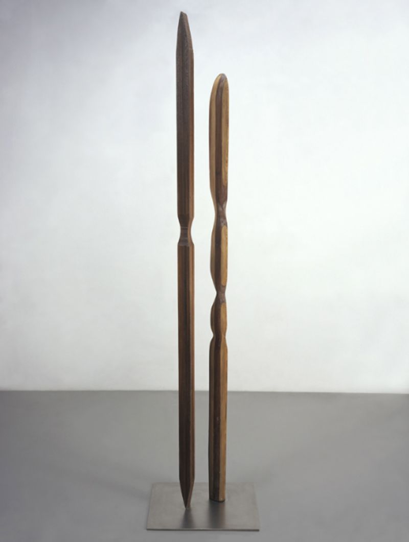 Deux Figures qui Portent un Object, 1950