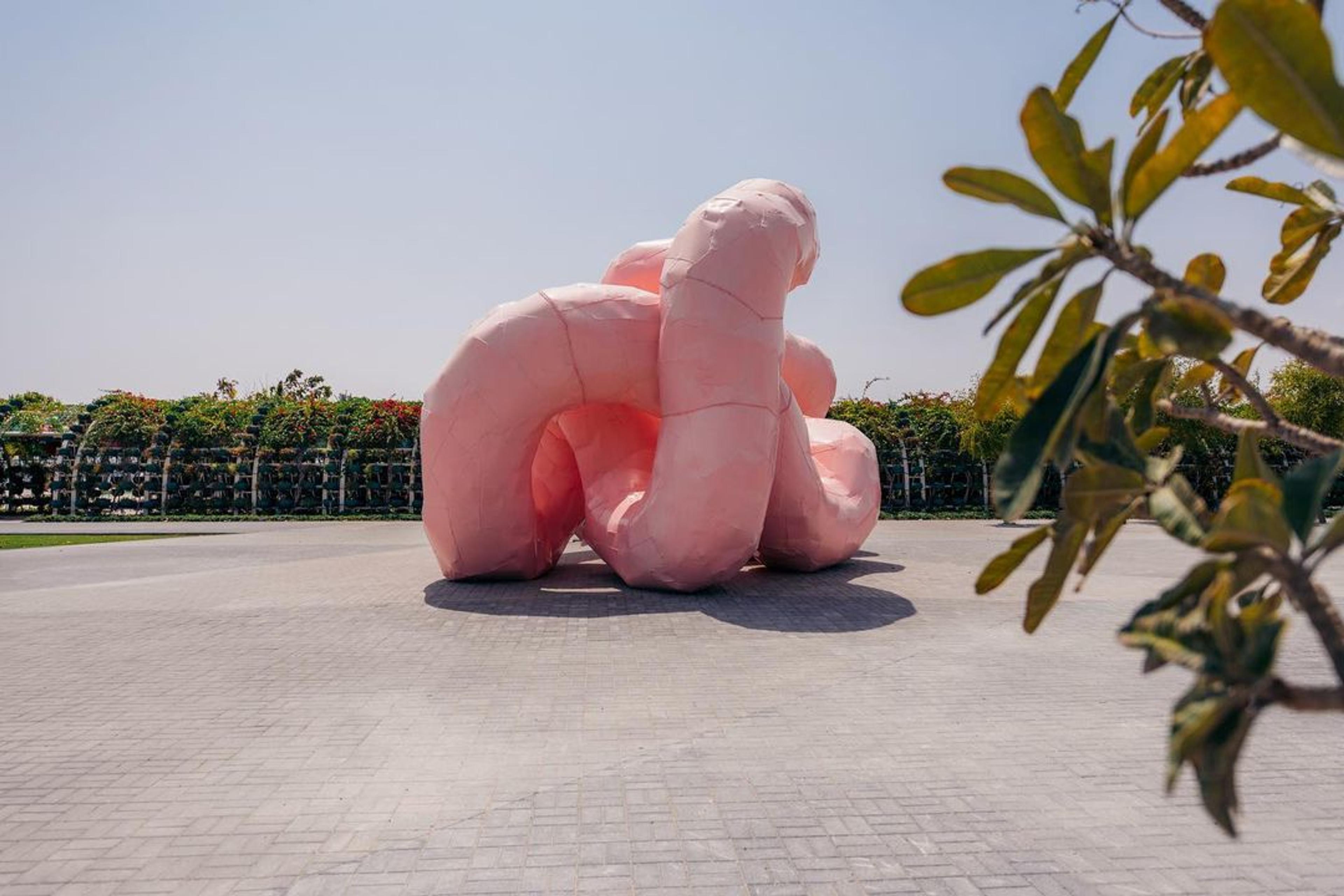 “Gekröse” (2011) joins Qatar's public art scene at Doha Corniche