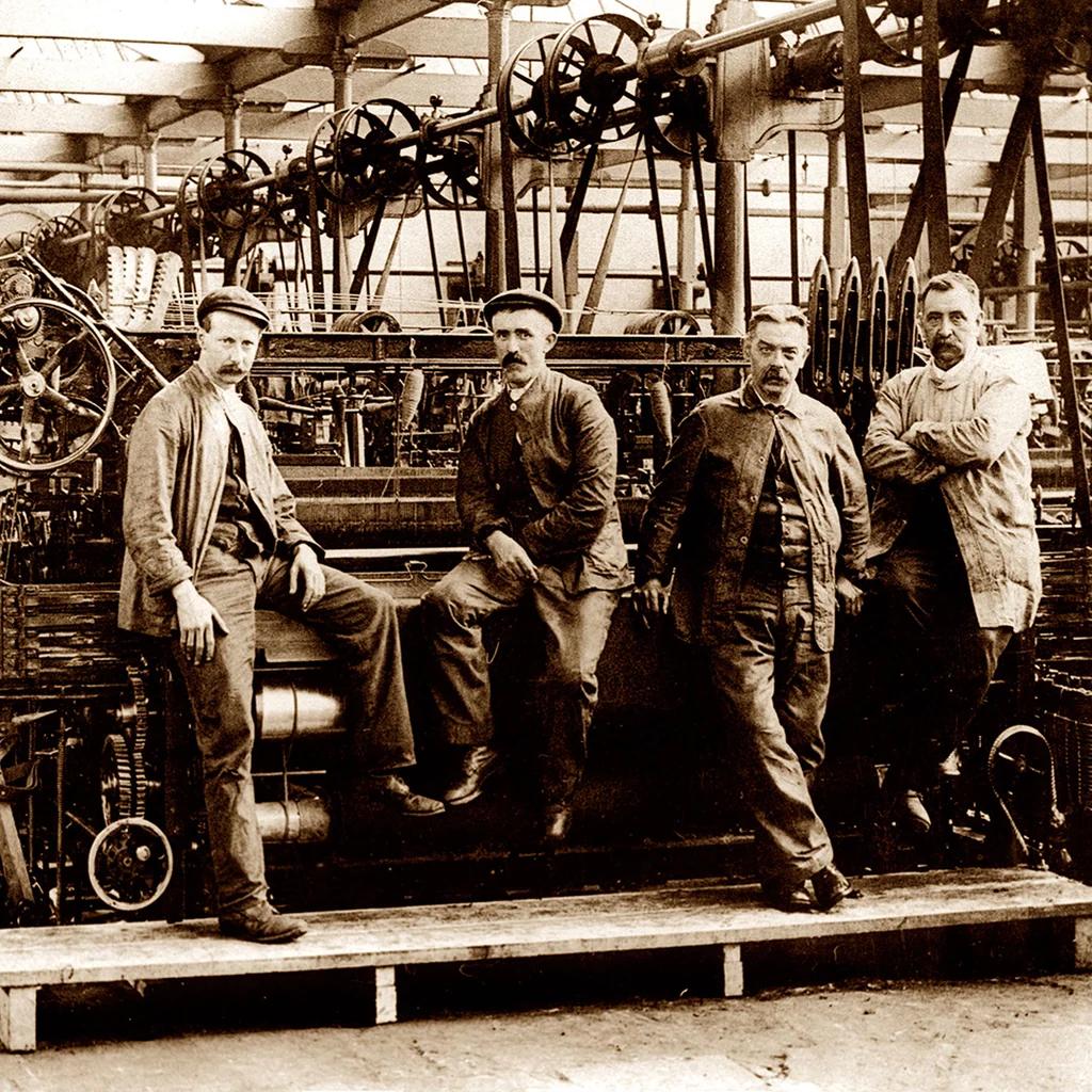 Victorian textile-workers. Manchester (c.1900)