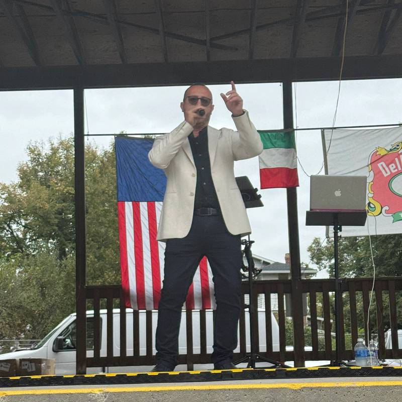 Italian Artist singing on the DelGrosso's Park Stage.