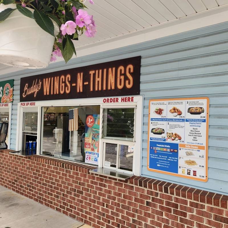 Buddy's Wings-n-Things sign at DelGrosso's Park.