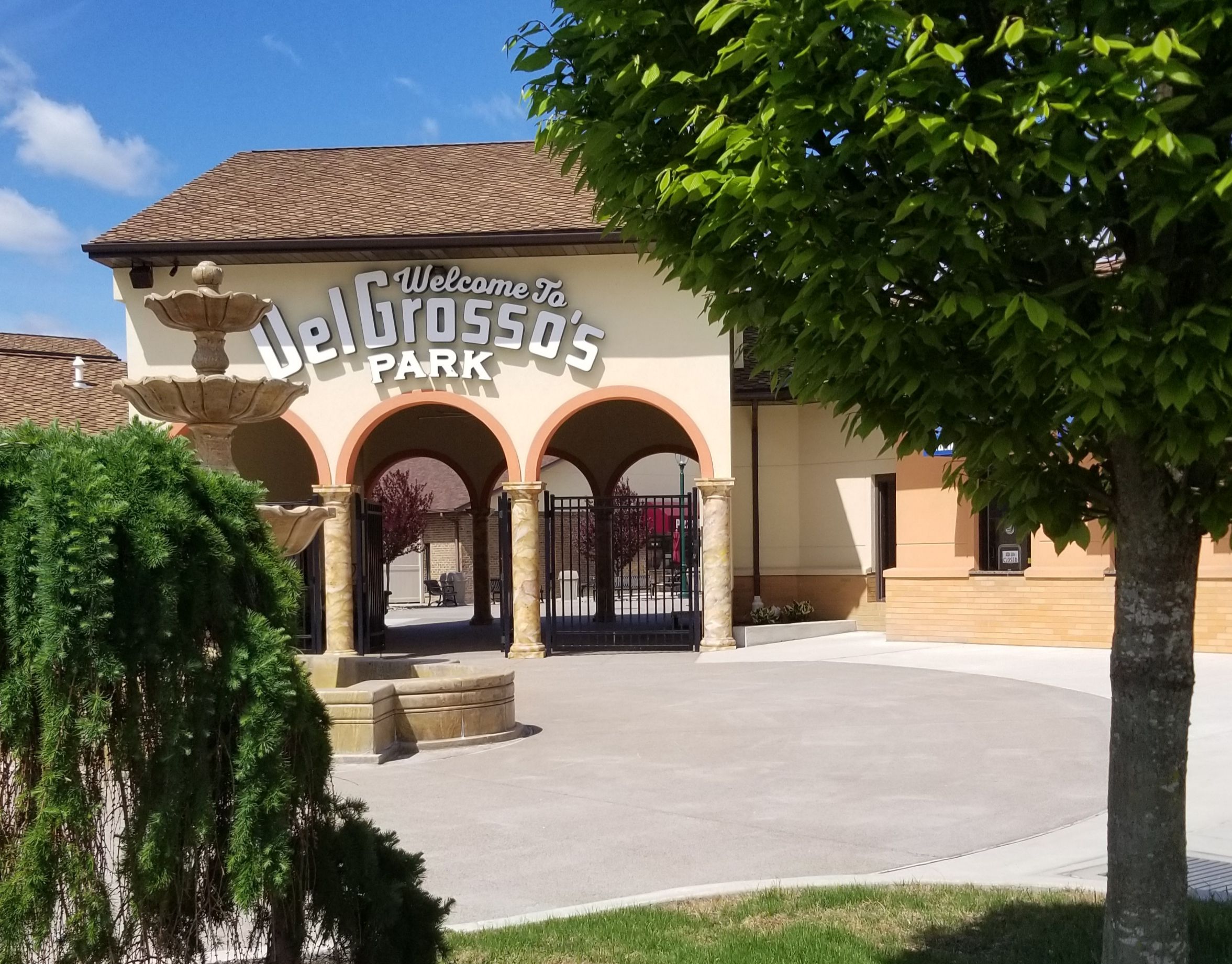 DelGrosso's Park Entrance