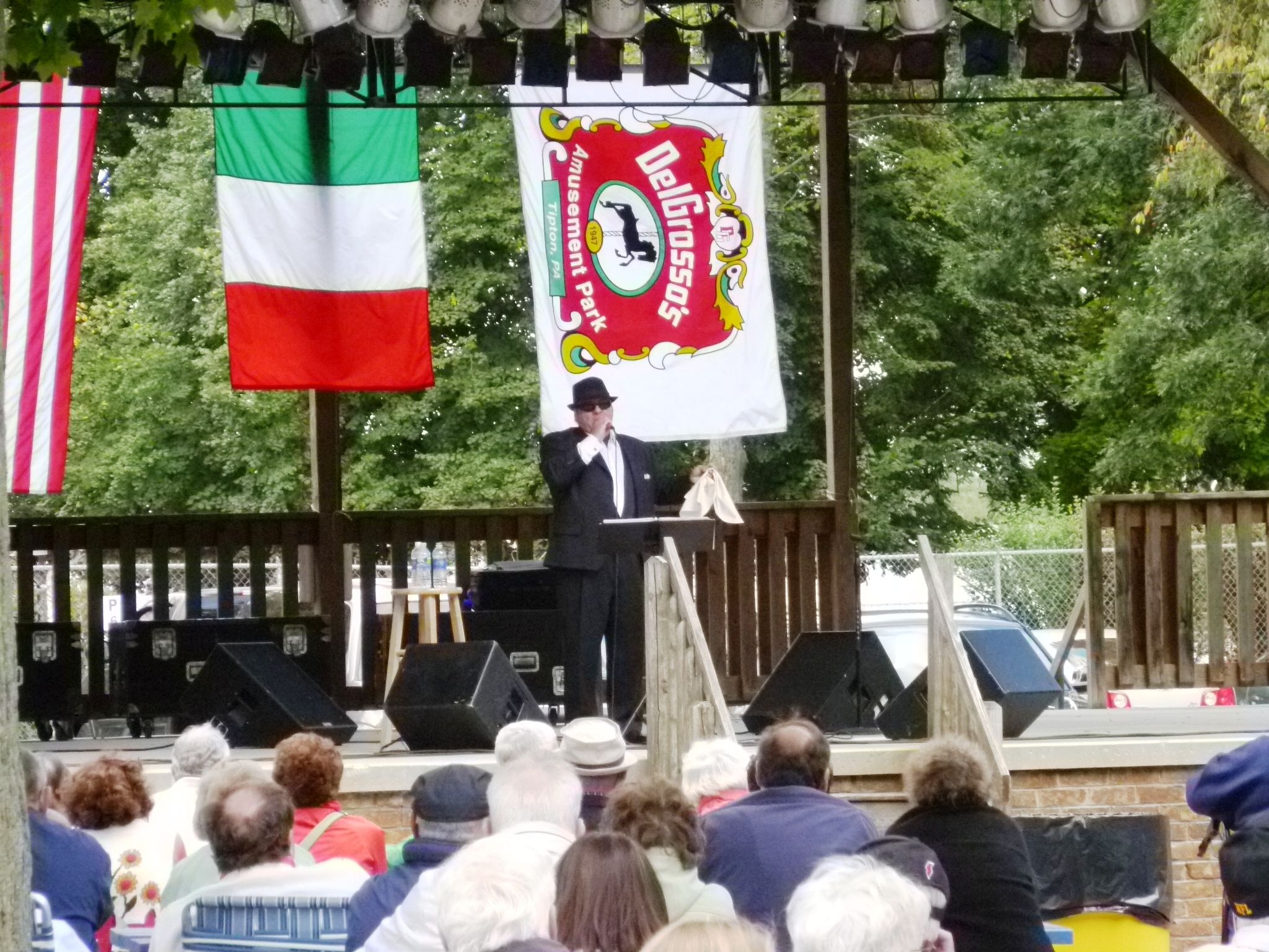 Italian Artist singing on the DelGrosso's Park Stage.