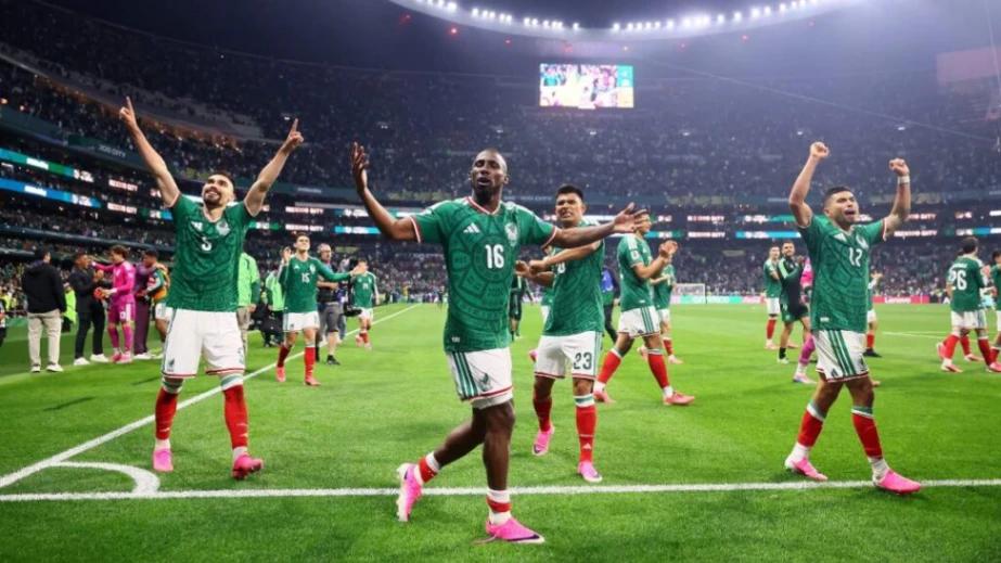 MÉXICO ROMPE LA MALDICIÓN DE 40 AÑOS: ¡2-0 A ECUADOR Y DIRECTO A OCTAVOS DE FINAL!