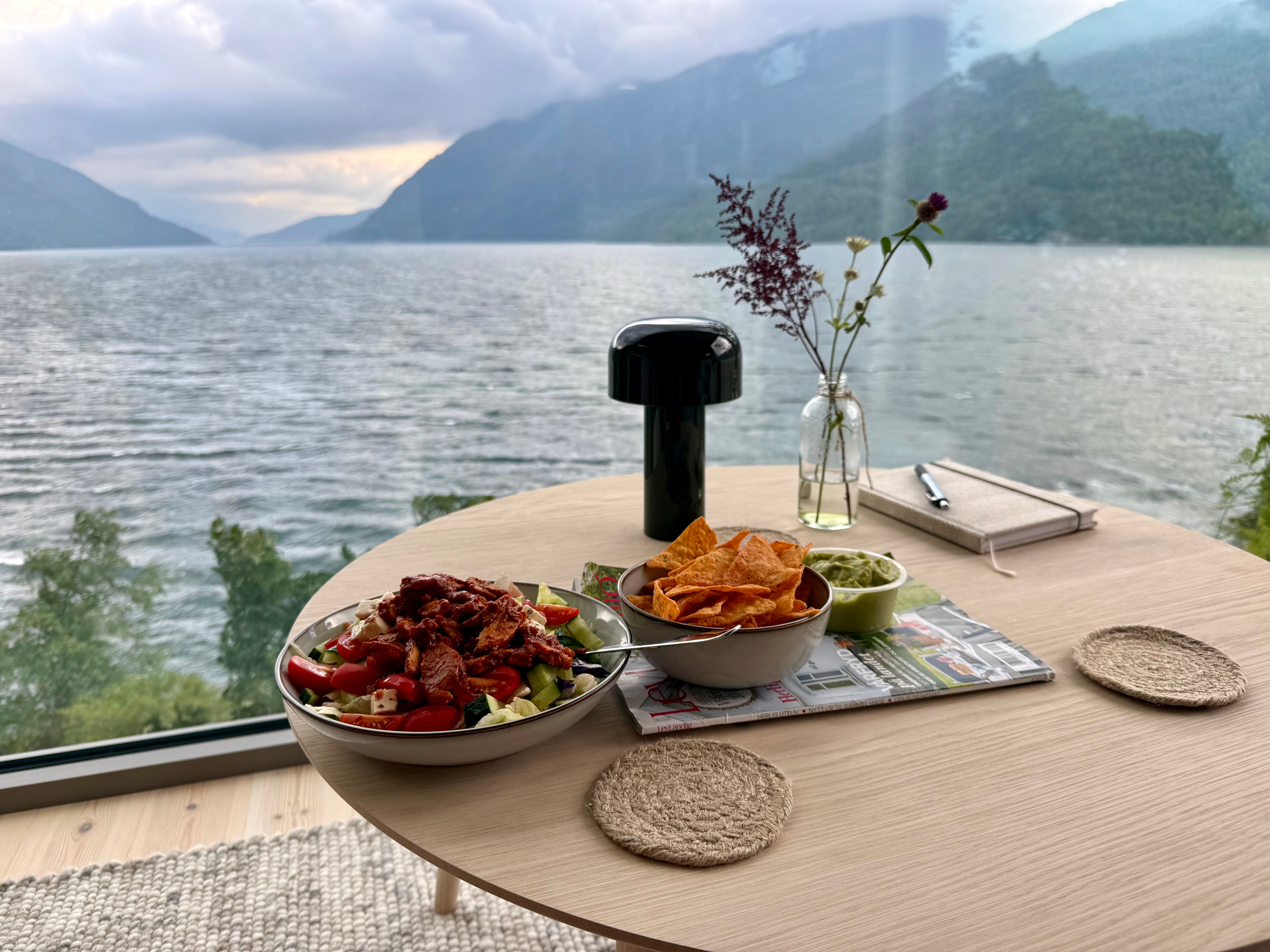 Fivelandsneset fjordhytter – Åkrafjorden — bilde 2