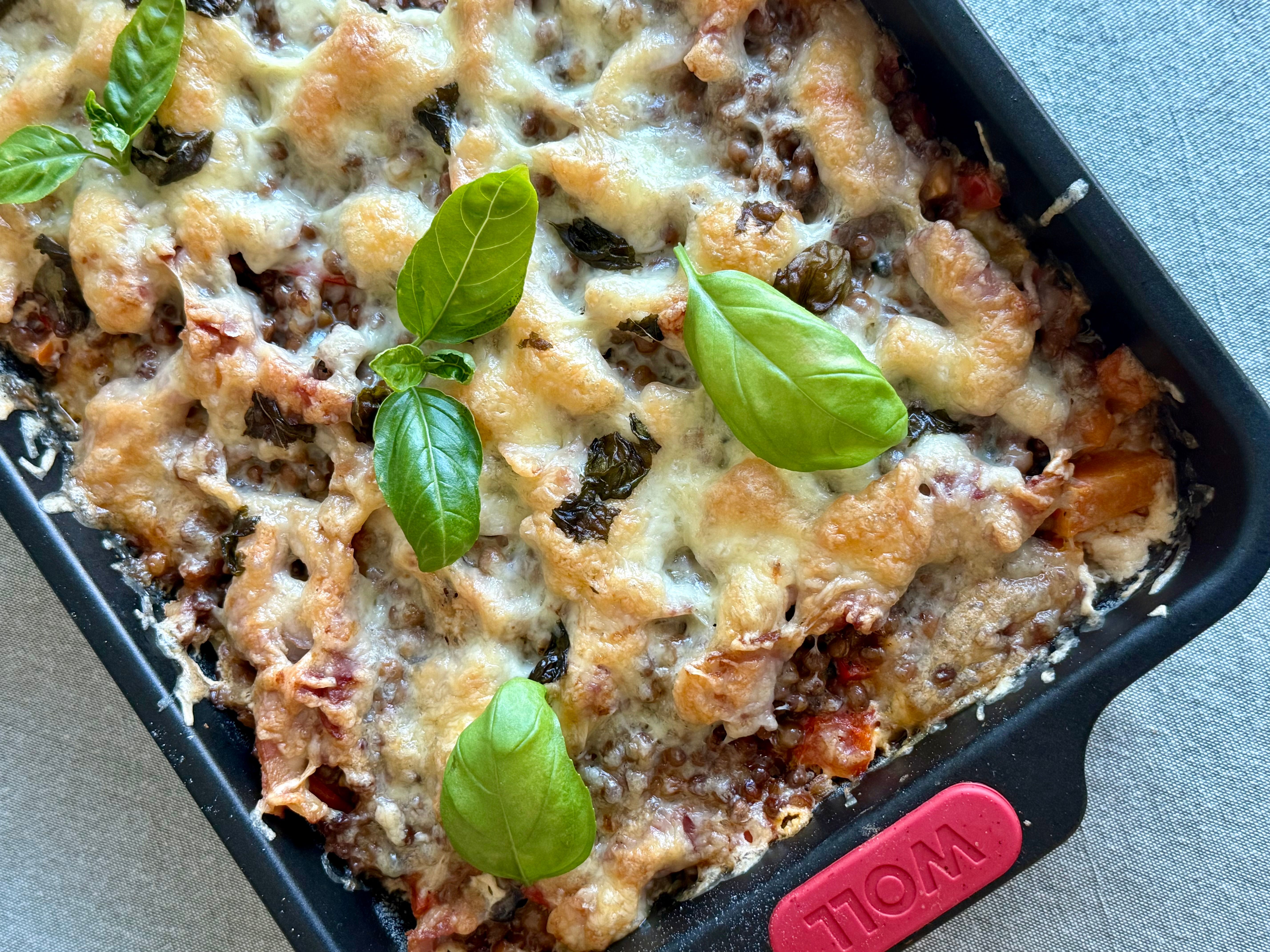 Rød pesto- og søtpotetgrateng