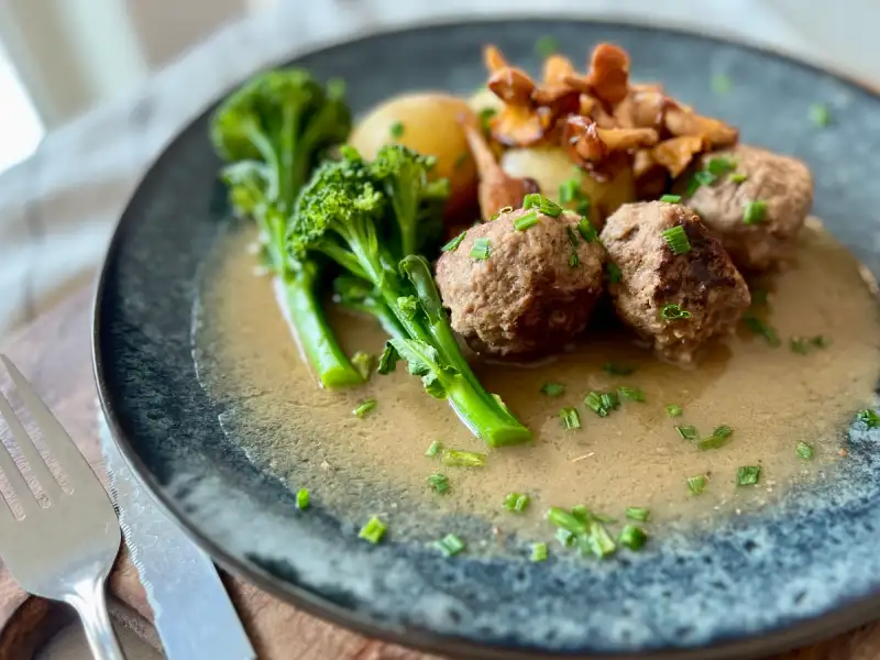 Mormors kjøttkaker i brun saus