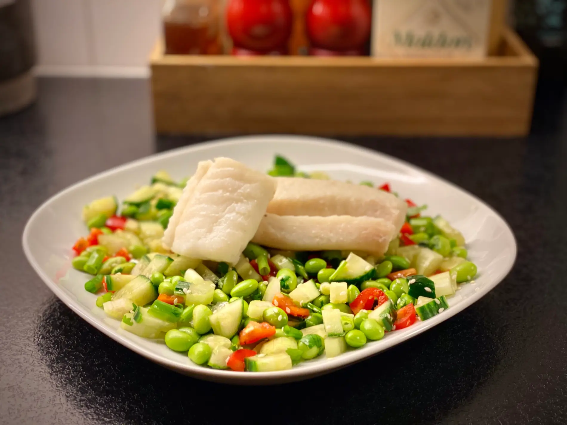 Sous vide torsk med edamamesalat og sesamdressing