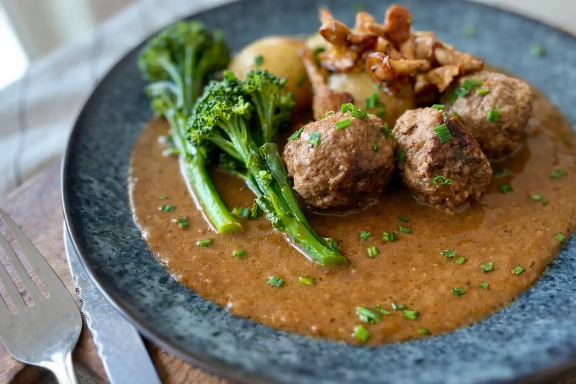 Mormors kjøttkaker i brun saus