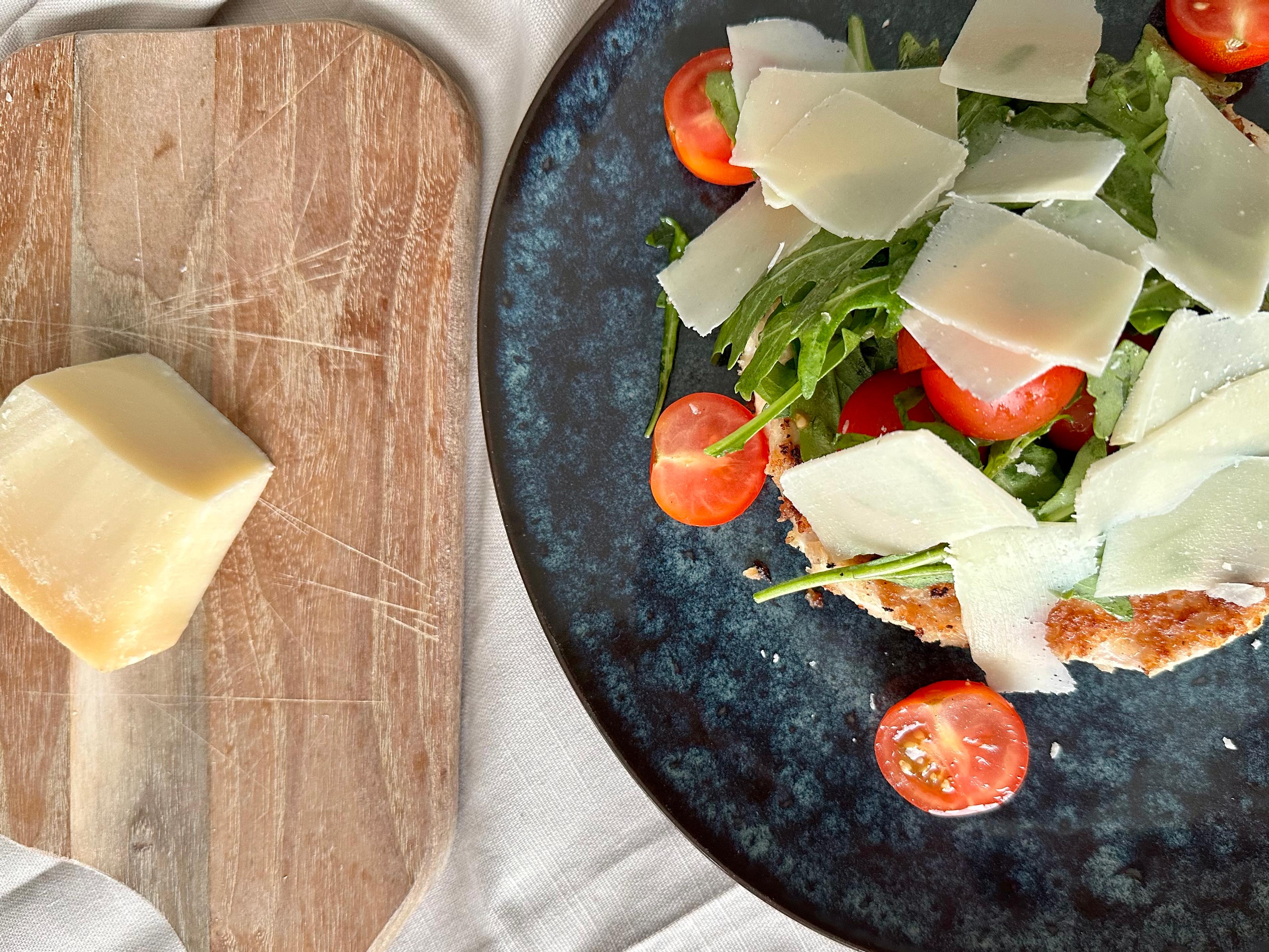 Sprøstekt kylling med frisk ruccolasalat