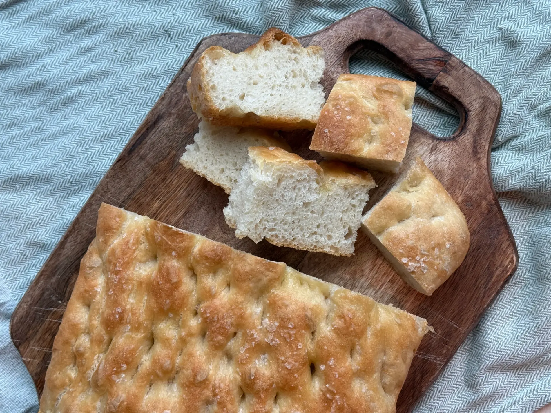 Focaccia – enkel og saftig oppskrift