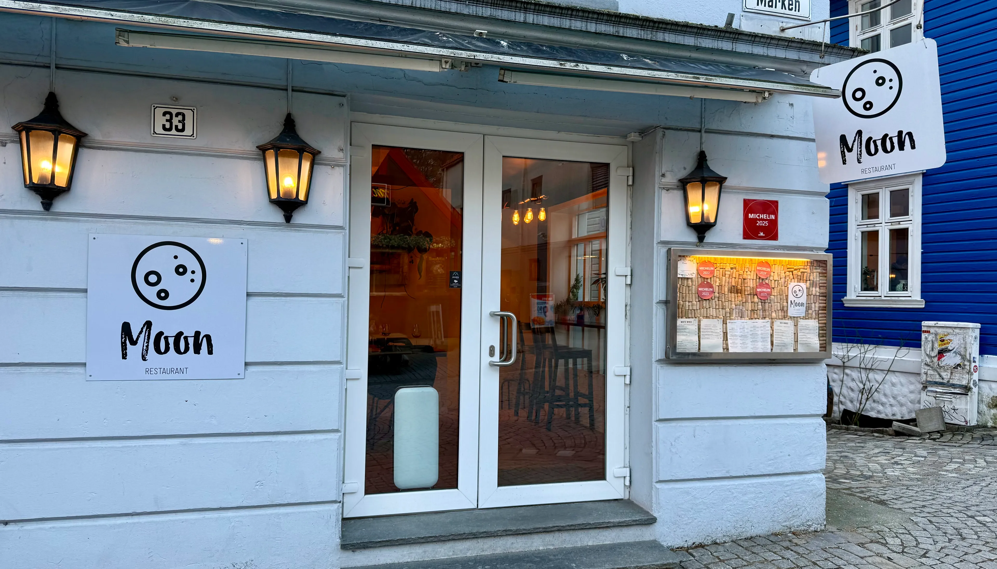 Moon – Bergen
