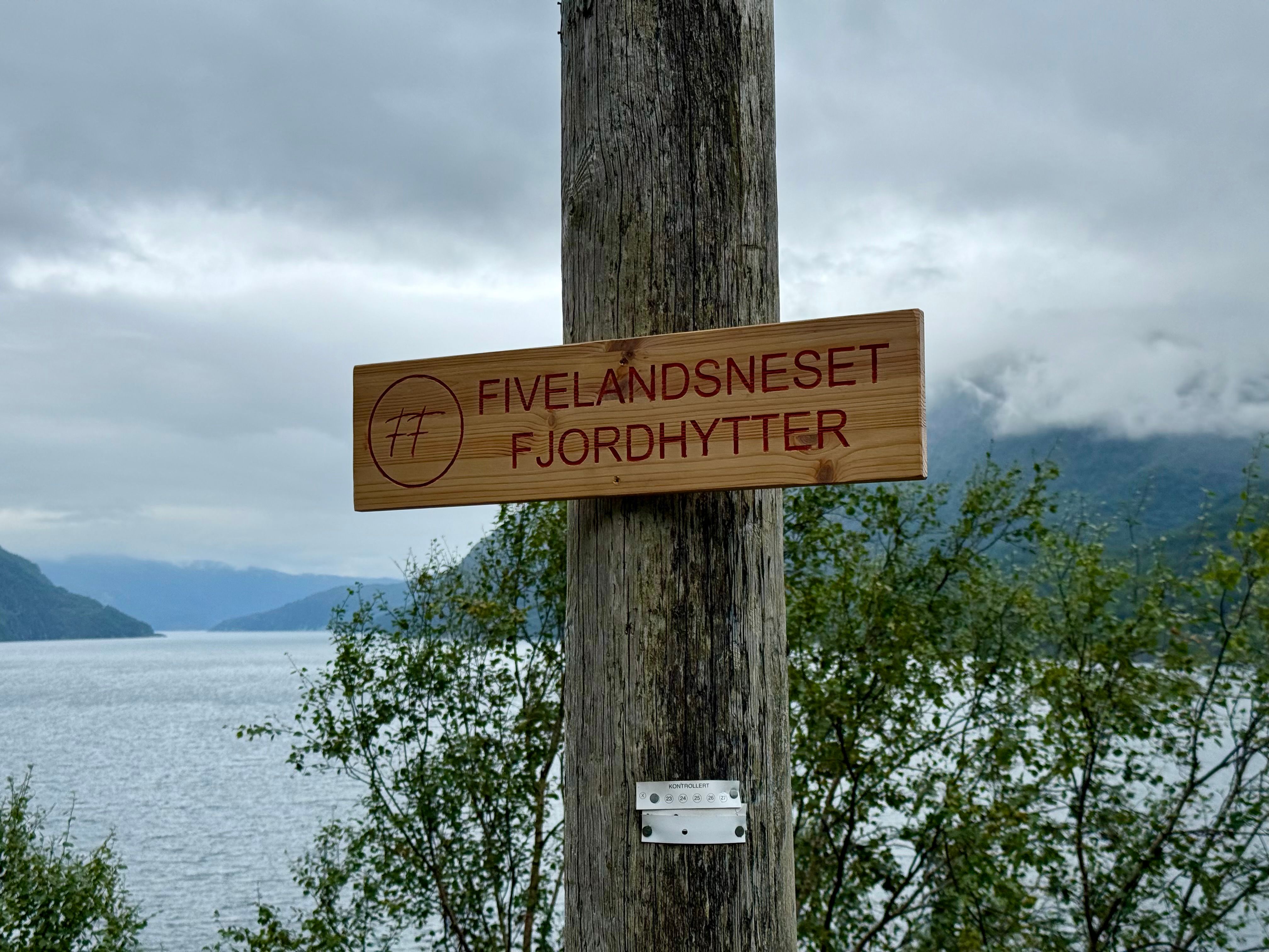 Fivelandsneset fjordhytter – Åkrafjorden — bilde 3