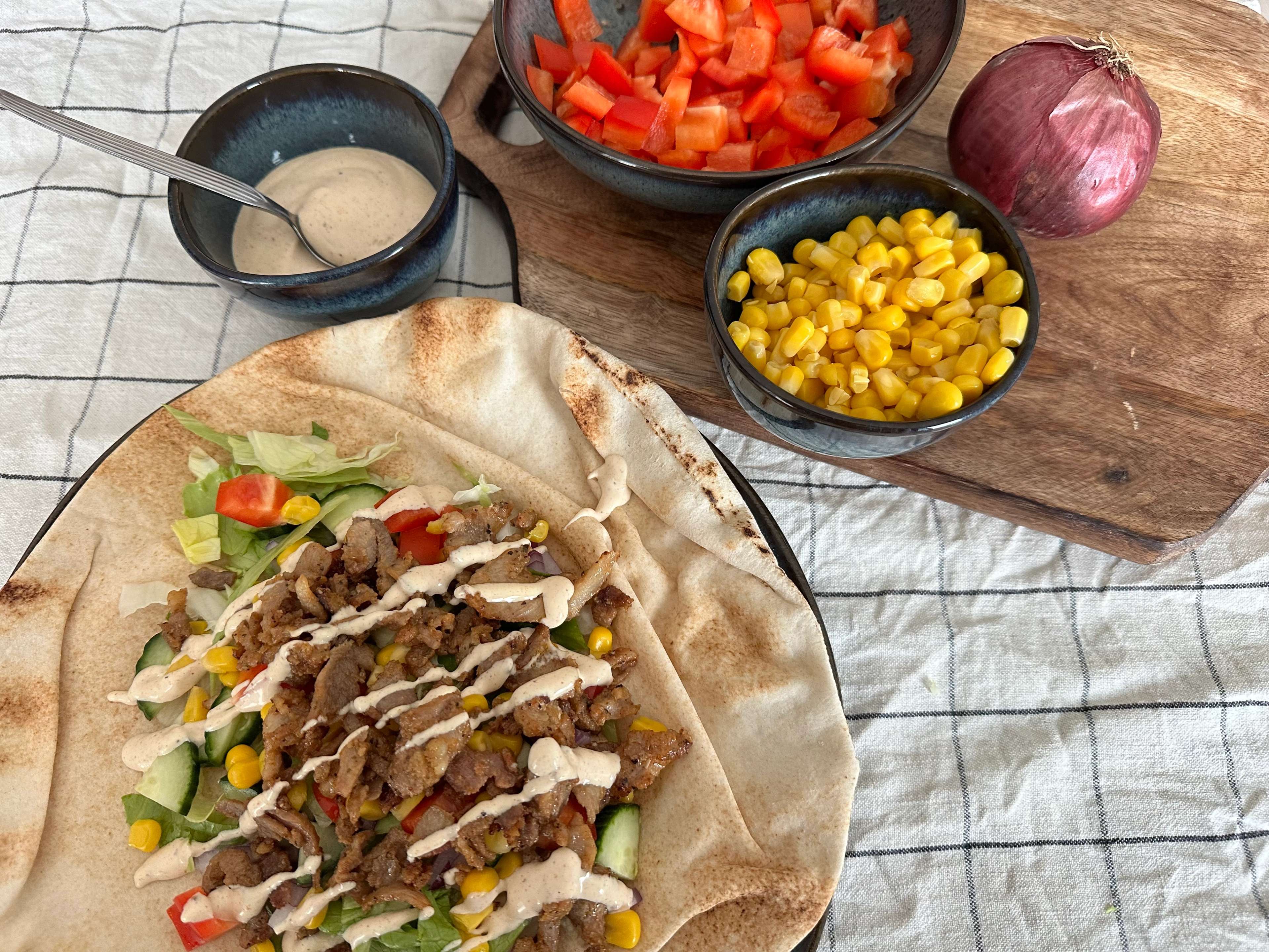 Gyros i tynnbrød