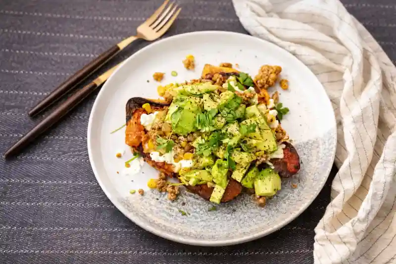 Bilde av Søtpotet med avokado og cottage cheese