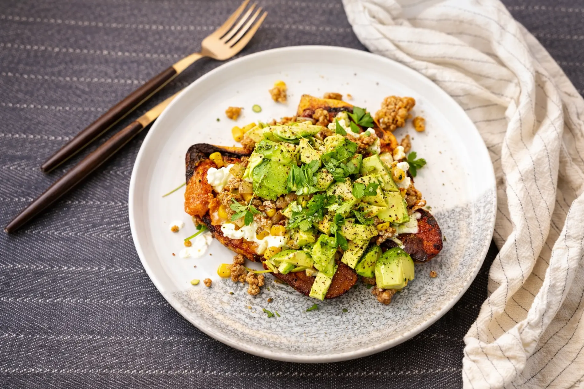 Søtpotet med avokado og cottage cheese