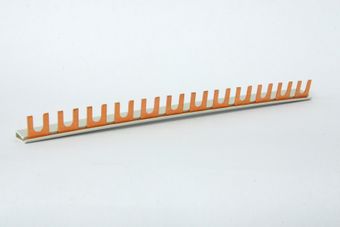 852K Safnskinna 1 póla 10mm² 210mm (stutt-hægt að saga)