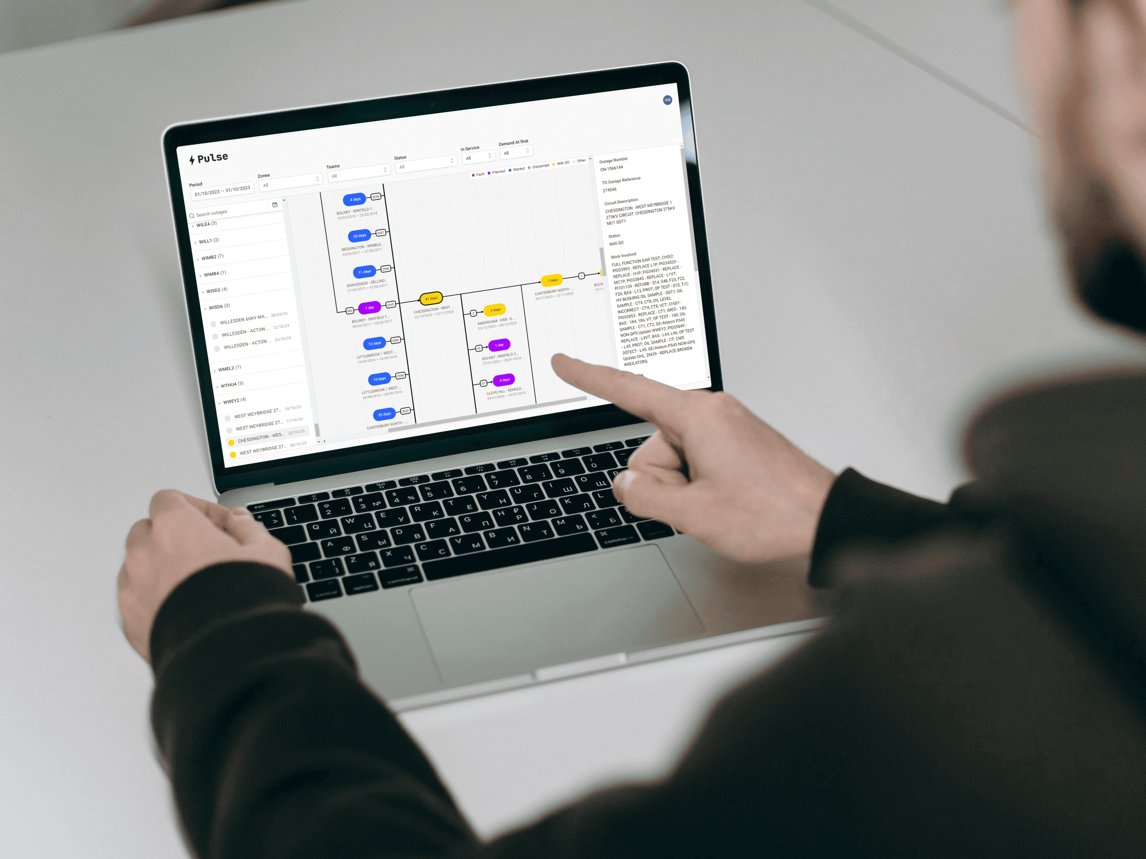 A person using Pulse on a Macbook.