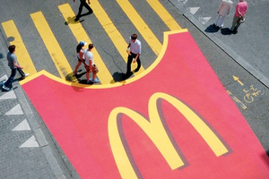 Ambient Advertising Examples: 7 Campaigns That Stopped India