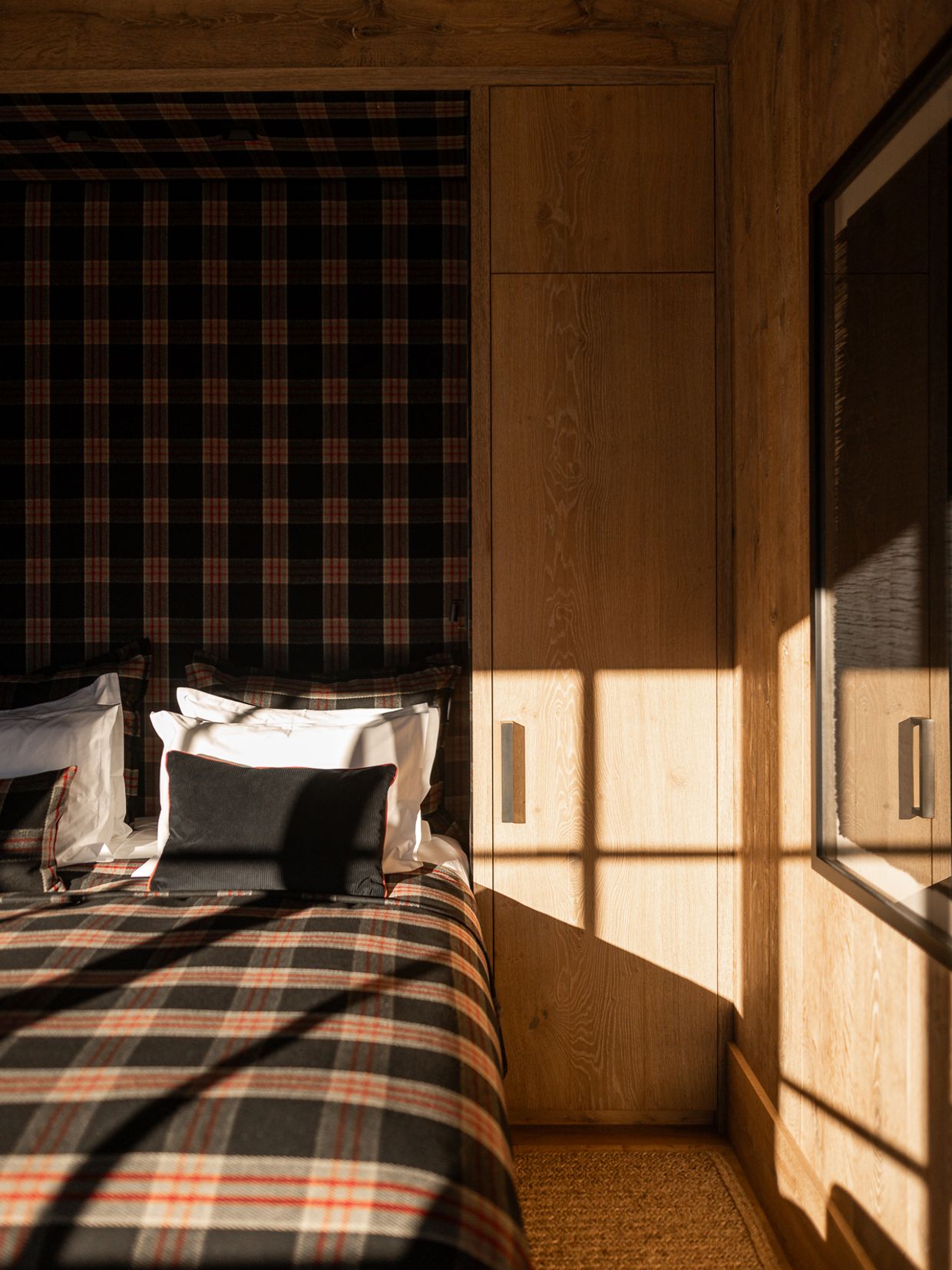 Bedroom bed