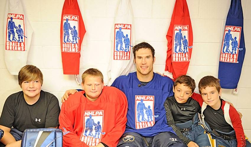 Dundas Ready to Host Hockey World...