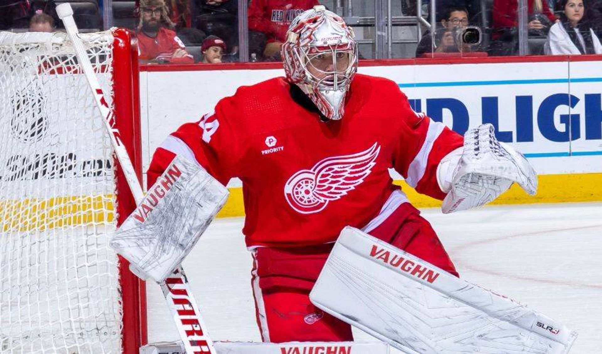 Lyon mutes the noise along continued success between the pipes