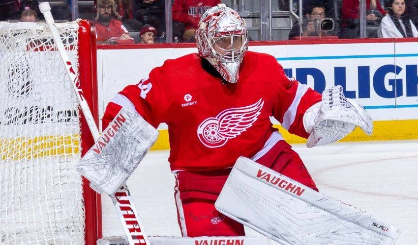 Lyon mutes the noise along continued success between the pipes