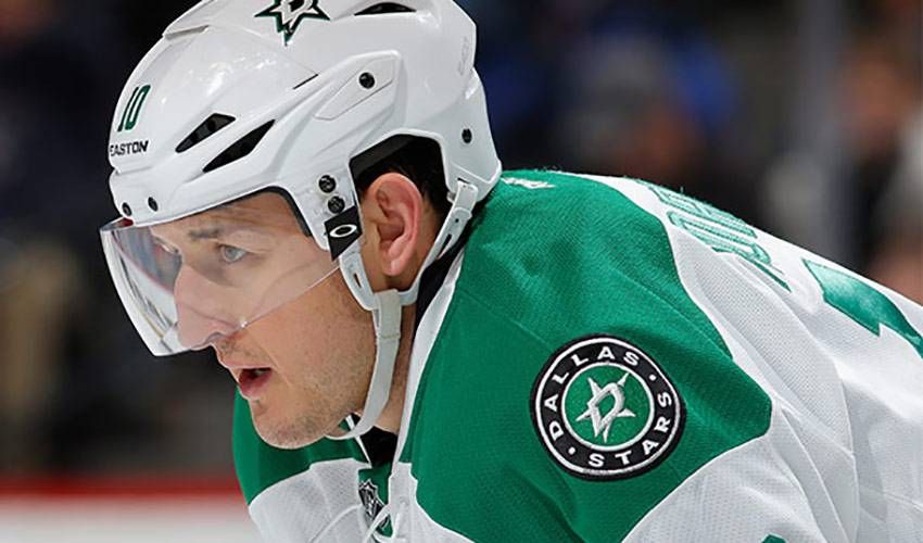 Horcoff Gets Helping Hand From New Teammates