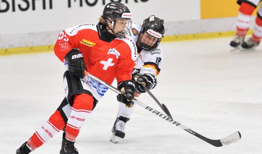 Alina Mueller doing brother proud